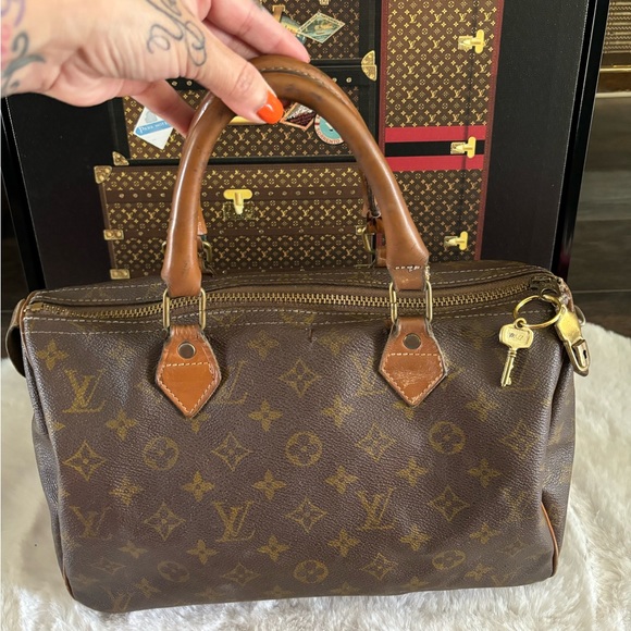 Louis Vuitton Bag - Picture 2 of 16